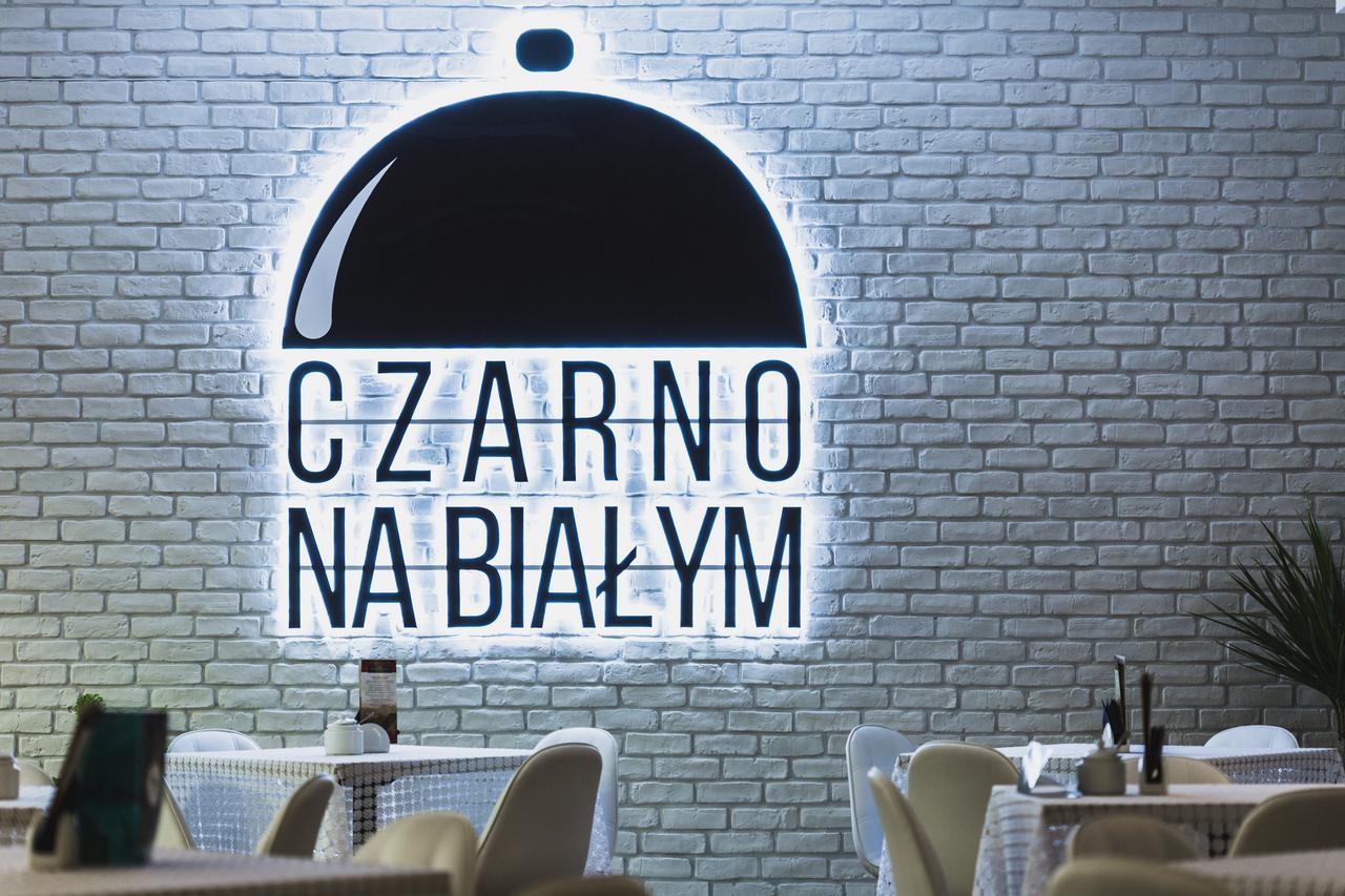 Czarno Na Bialym Hotel Krakow Exterior photo